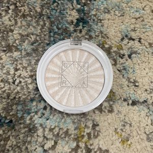 OFRA x Nikkie Tutorials Highlighter Glazed Donut